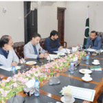 پیٹرولیم ریلیف کا موقع ضائع، حکومت پر مزمل اسلم کی کڑی تنقید